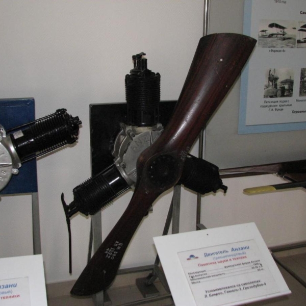 4.Трёхцилиндровые двигатели Anzani. Музей ВВС Монино
