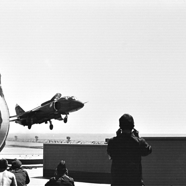 5б.Як-38У на ТАВКР Киев в апреле 1987 г.
