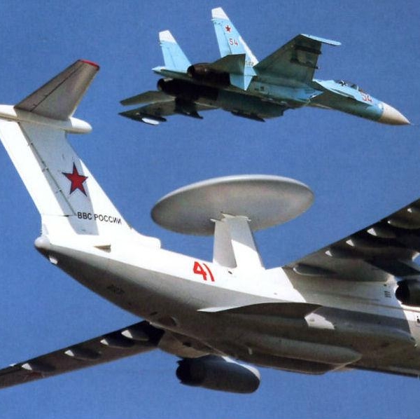 6.Самолет ДРЛО А-50 в сопровождении Су-27.