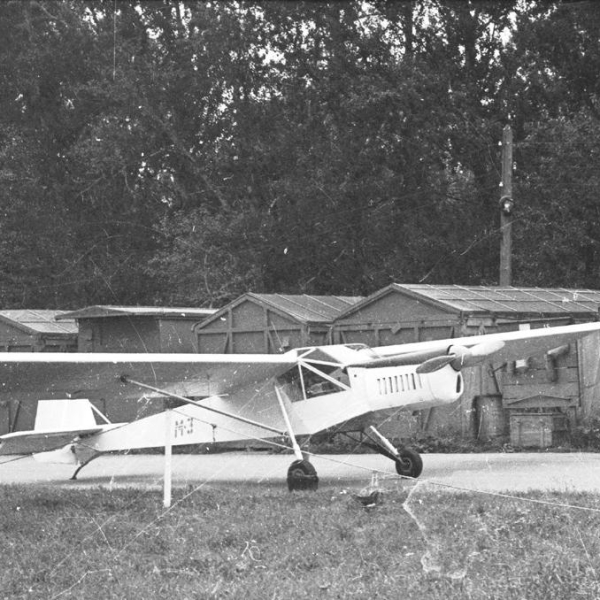 6а.Самолет М-3 на стоянке. Август 1987 г.