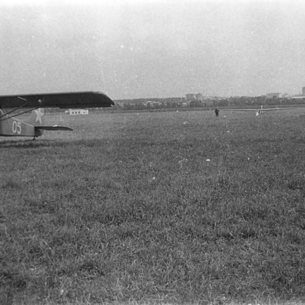 7.БРО-12 перед взлетом на буксире за Як-12.