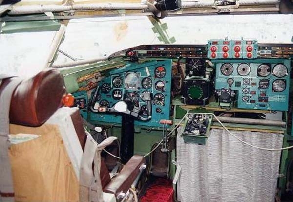 8.Место первого пилота Ту-142