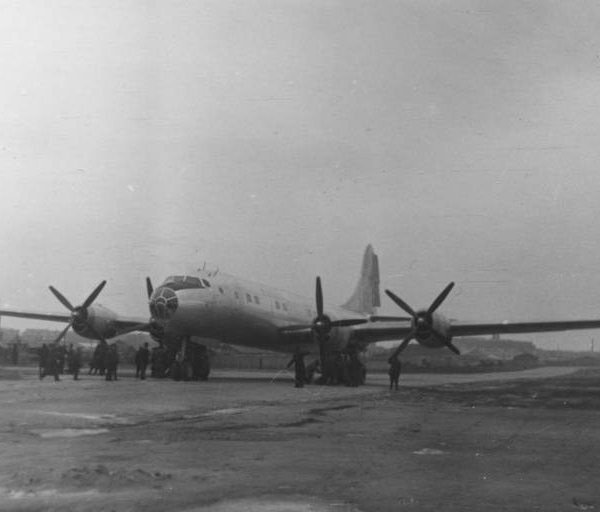 8.Ту-70 перед первым полетом.