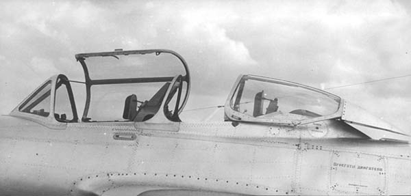8.Вид на кабину МиГ-15УТИ.