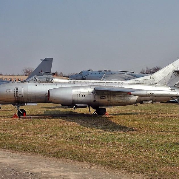 8.Як-25РВ в экспозиции Монинского музея ВВС.