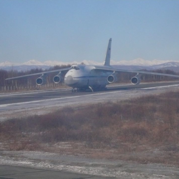 9.Ан-124 на летном поле аэродрома Елизово. Камчатка, июнь 2008 г.