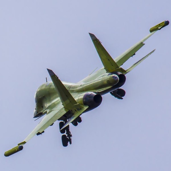 Су-34 постройки 2016 года.