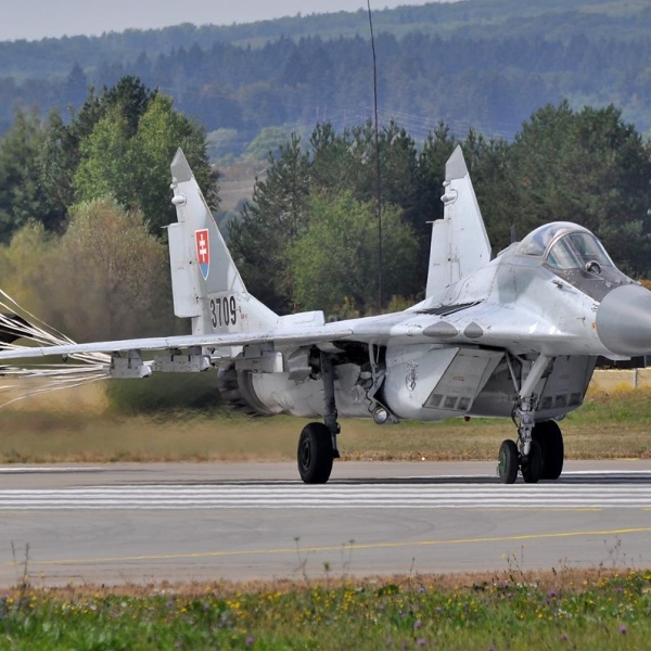 11.МиГ-29СД ВВС Словакии после посадки.