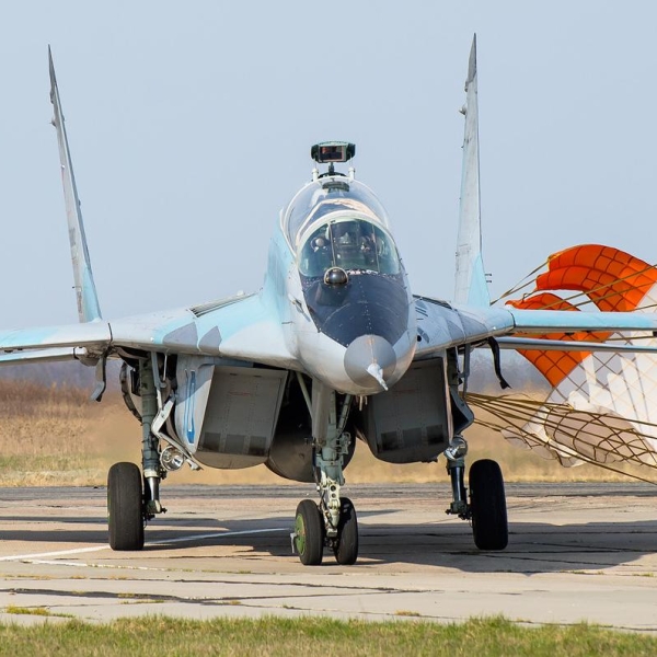 11.МиГ-29УБ после посадки. 2