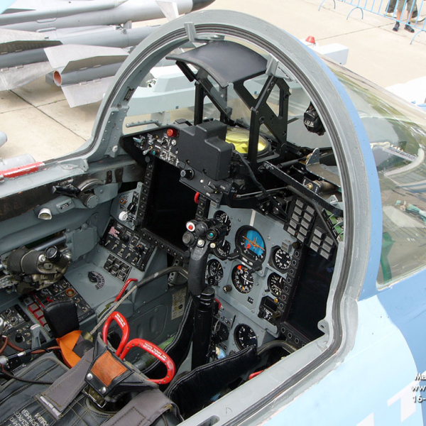 13.Кабина пилота МиГ-29CМТ