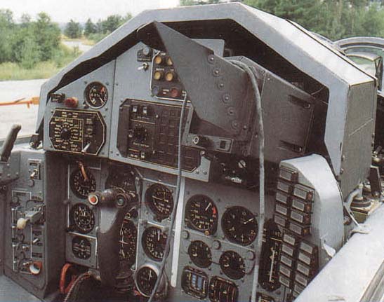 18.Задняя кабина Миг-29УБ.