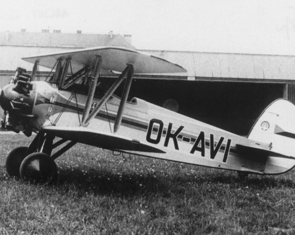 2.Avia B-122.