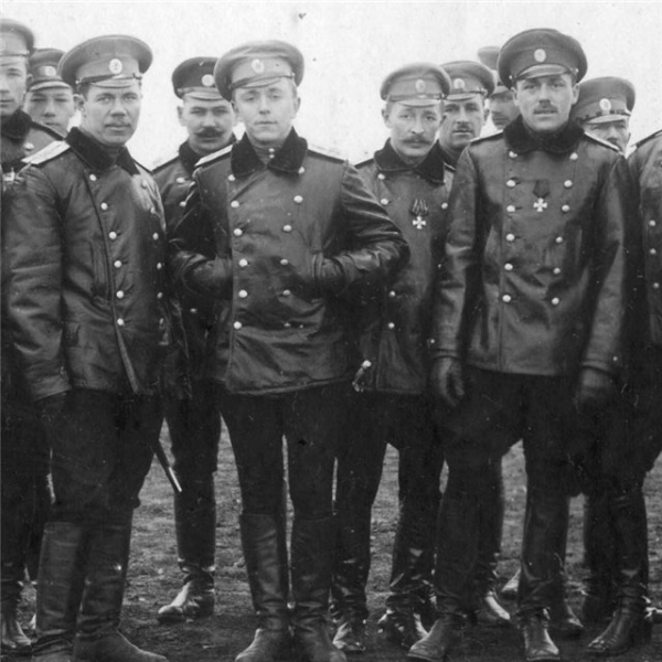 2.И.А.Лойко (5-й слева) с товарищами по 7-му авиационному дивизиону, Одесса 1915 год.