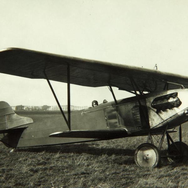 2.Истребитель Fokker D.XIII.