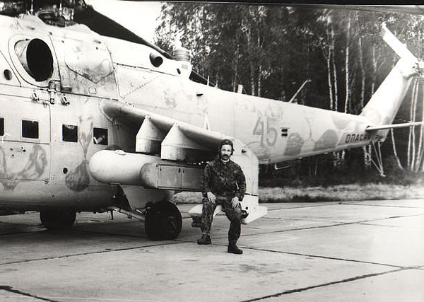 2.Ми-24ХР на стоянке.