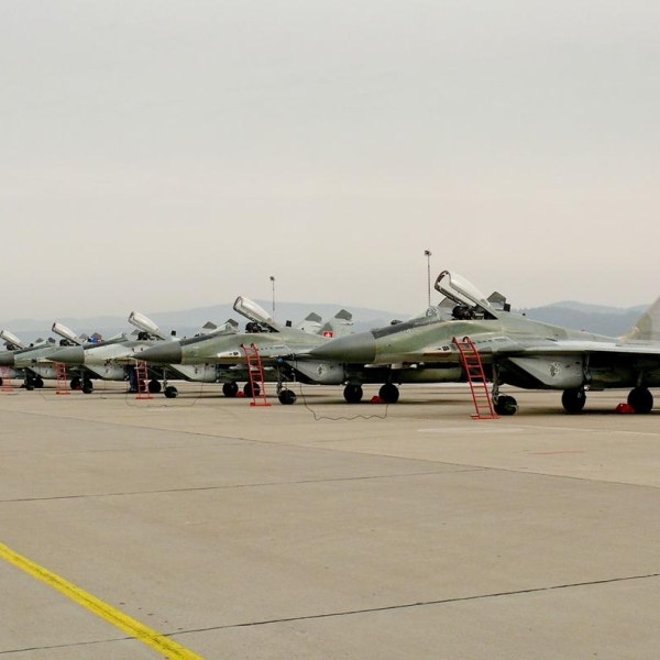 4.Истребители МиГ-29СД ВВС Словакии на стоянках.