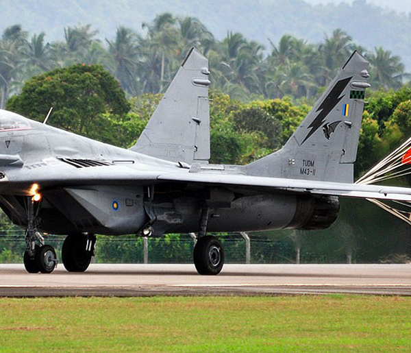 6.МиГ-29Н ВВС Малайзии после посадки..