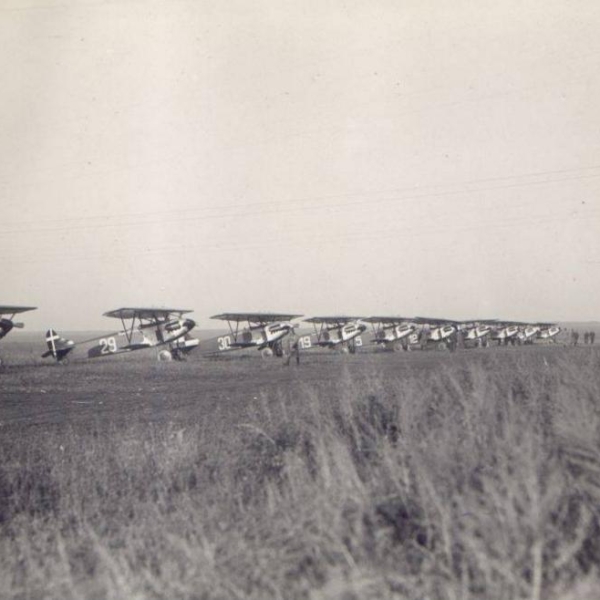 7.Линейка истребителей Fokker D-XIII в Липецкой авиашколе.