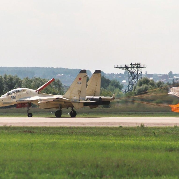 7б.Четвертый опытный Су-30МКК после посадки.