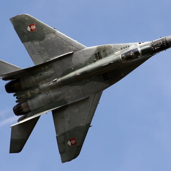 8.МиГ-29СД ВВС Словакии в полете.
