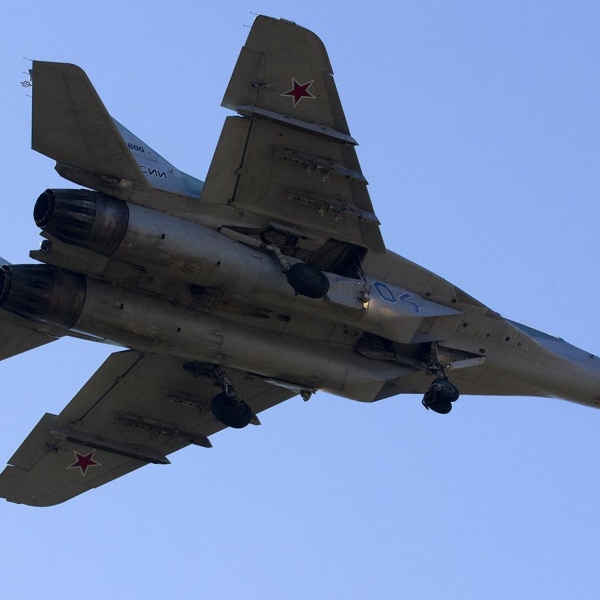9.МиГ-29УБ заходит на посадку. 2