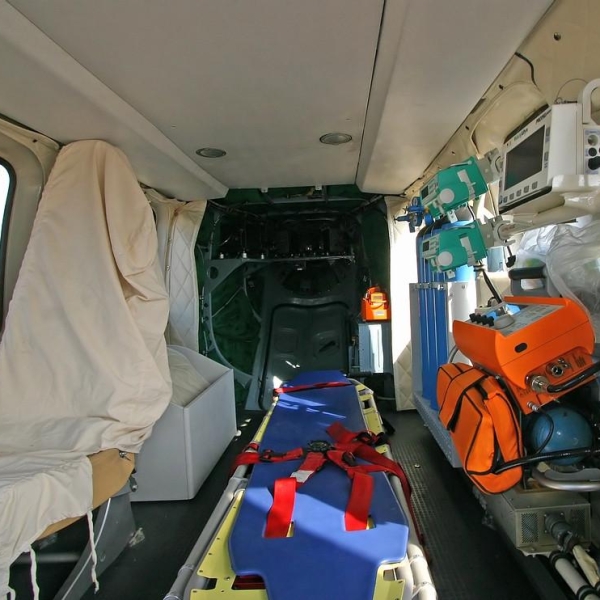 9.Пассажирская кабина вертолета Ансат с медицинским оборудованием.