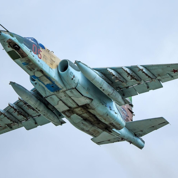 9.Су-25СМ после взлета.
