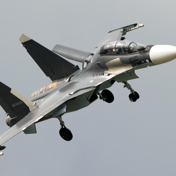 9.Су-30СМ ВВС России заходит на посадку. 2