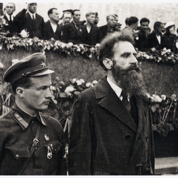 2.Николай Каманин и Отто Шмидт. 1 сентября 1934 года.
