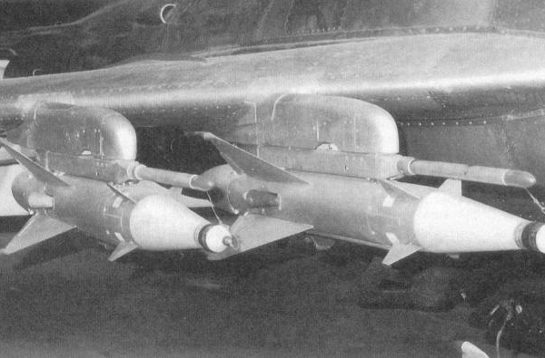 2.Ракета РС-2У на истребителе МиГ-19ПМ.