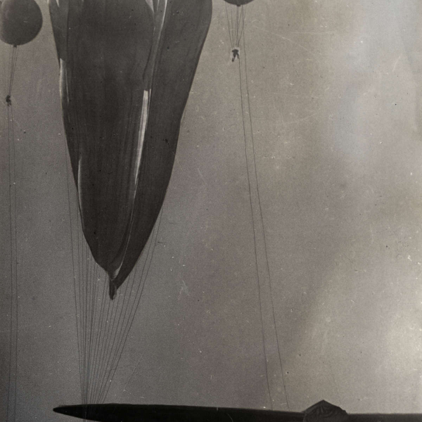 3.Проверка оболочки стратостата перед полетом. 30 сентября 1933 г.
