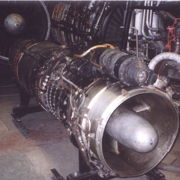 4.Турбореактивный двигатель РД-9Б.