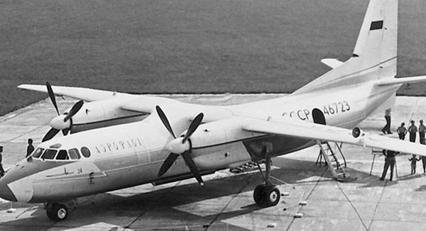 6.Транспортный самолет Ан-24 с двигателями АИ-24. 1961 г.