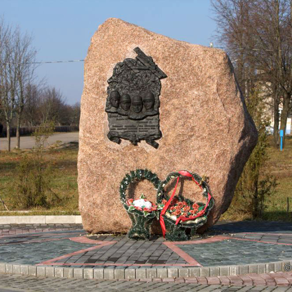 7.Памятный знак на месте гибели экипажа корабля Илья Муромец XVI.