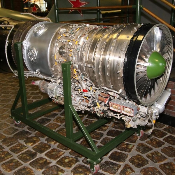 Двигатель Р-13 в музее Вадима Задорожного.