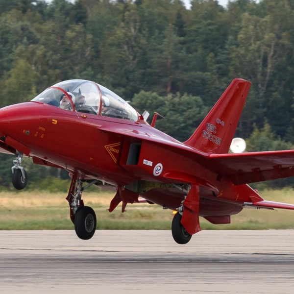 СР-10 на взлете. Авиабаза ВВС России в Кубинке.