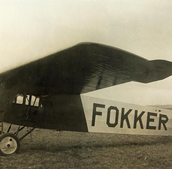 1.Легкий пассажирский самолет Fokker F.III.