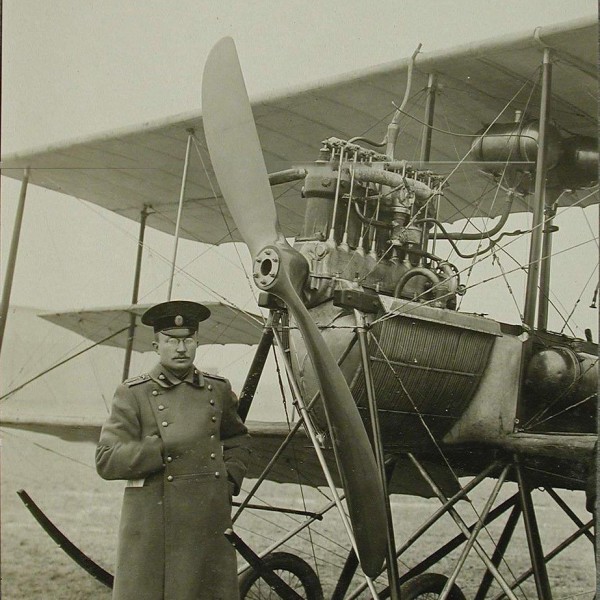 2.Летчик Г.В.Алехнович у самолета Гаккель VII. Конкурс военных аэропланов 1911 года.