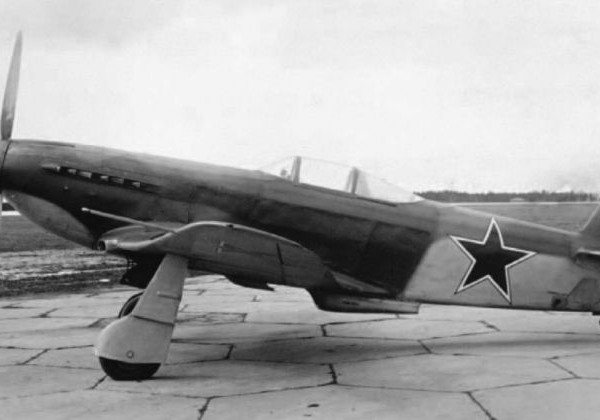 2.Истребитель Як-3Т.