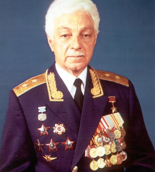 3.Генерал-лейтенант авиации С.А.Микоян.