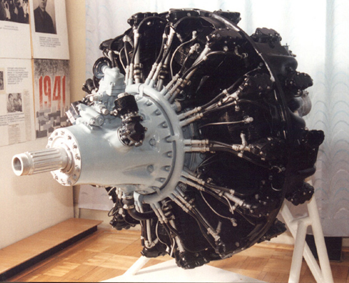 Двигатель АШ-83.