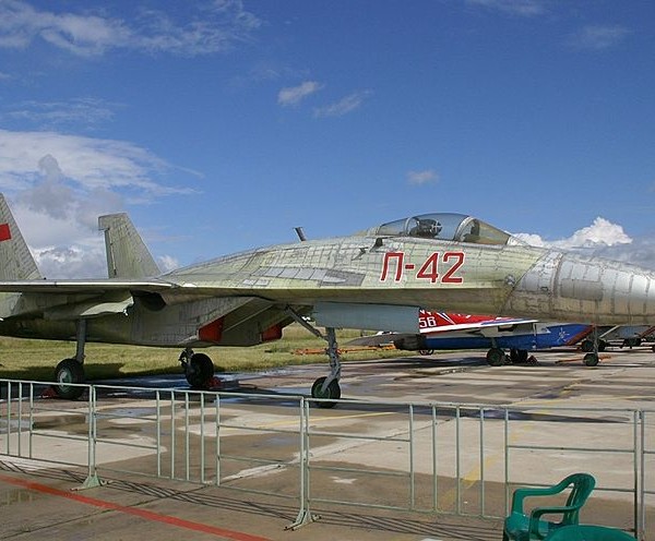 2.Т-10-15 на аэродроме Раменское, 2004 г