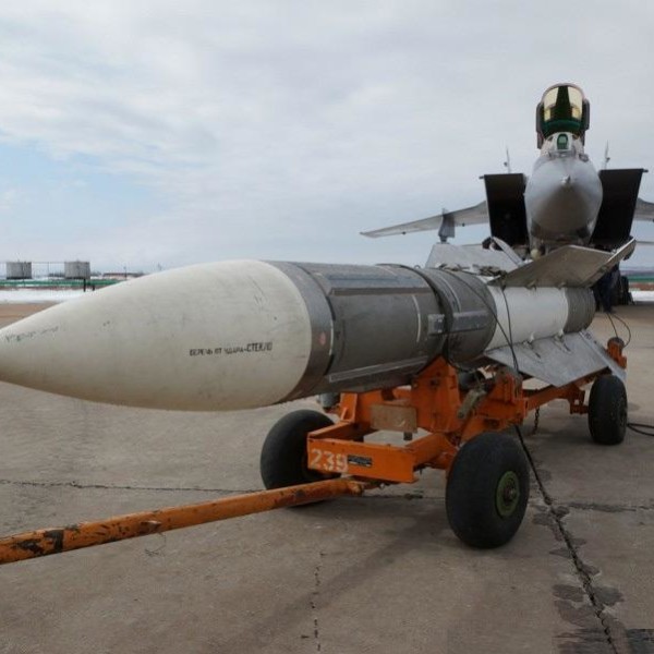 3.Ракета Р-33 перед установкой на МиГ-31.