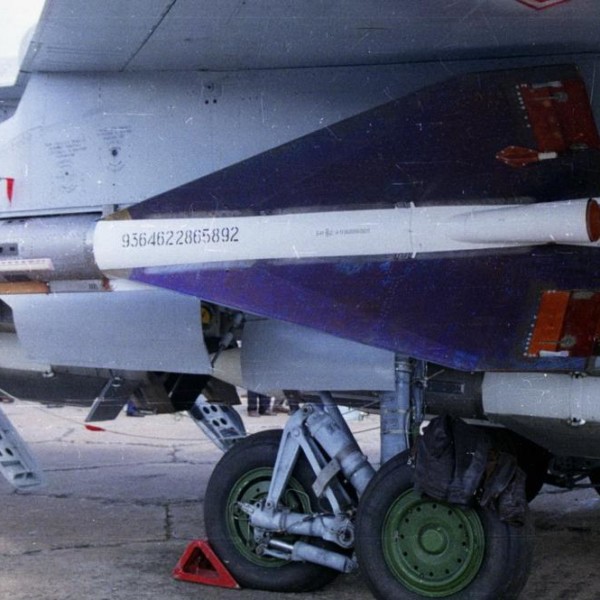 3.Ракета Р-40ТД под крылом МиГ-31.