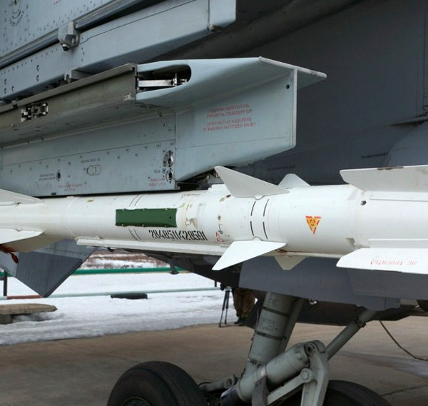 4.Ракета Р-60М под крылом МиГ-31.