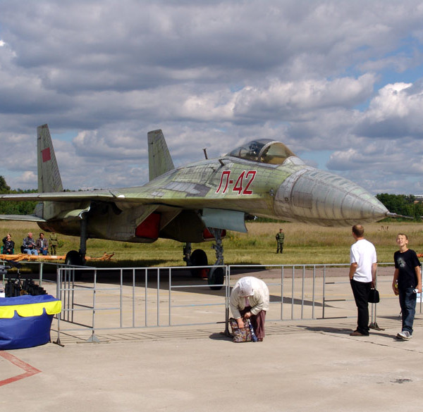 4.Т-10-15 на аэродроме Раменское, 2004 г.