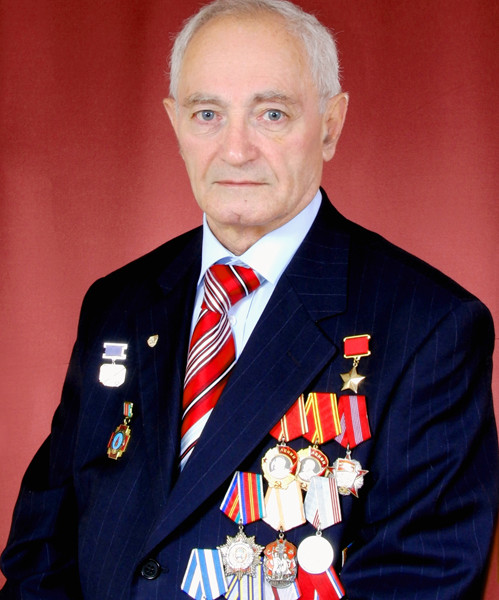 Герой СССР Гурген Рубенович Карапетян.