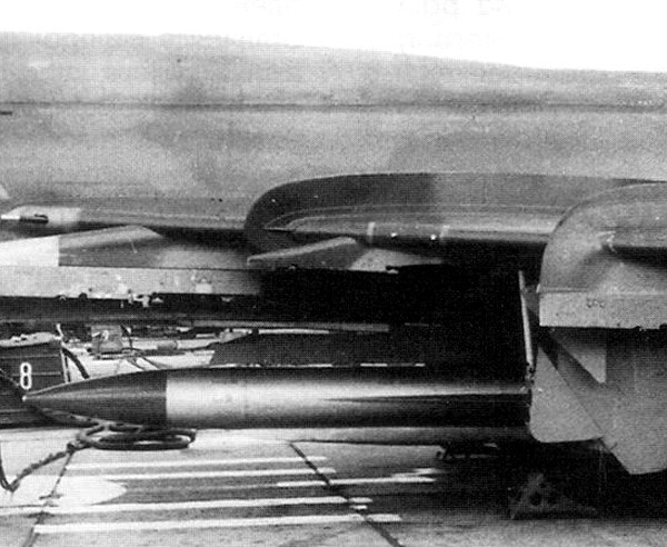 Ракета Х-28 под Су-17М3.