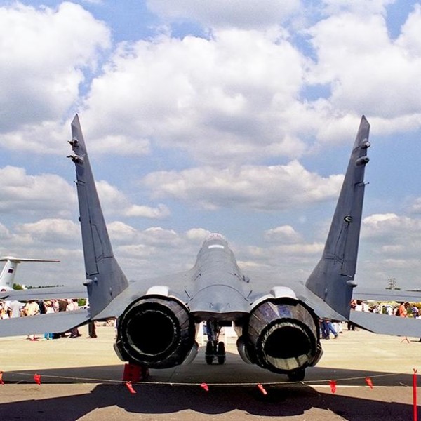 Отклоняемые сопла двигателей РД-33МК2 на МиГ-29ОВТ