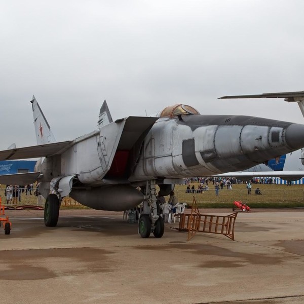 МиГ-25РБК на стоянке.